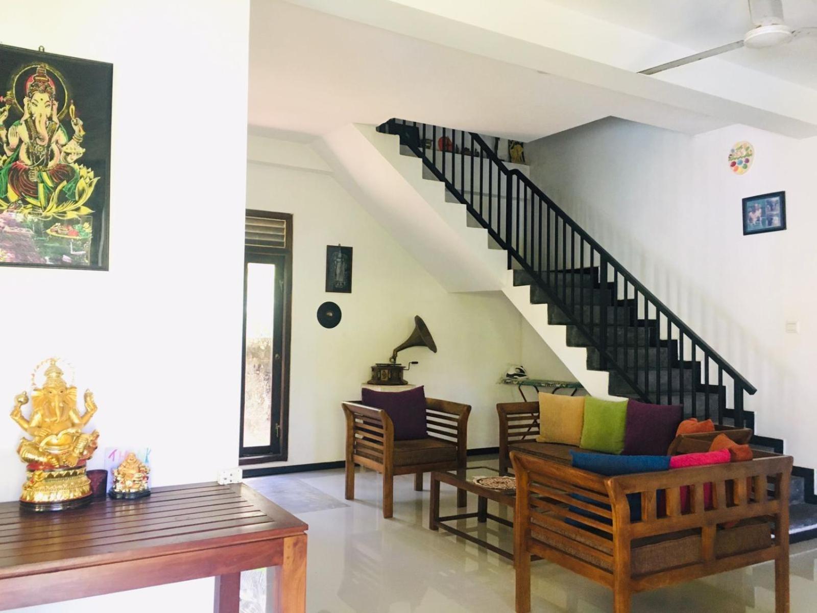 Om Villa ヒッカドゥワ エクステリア 写真