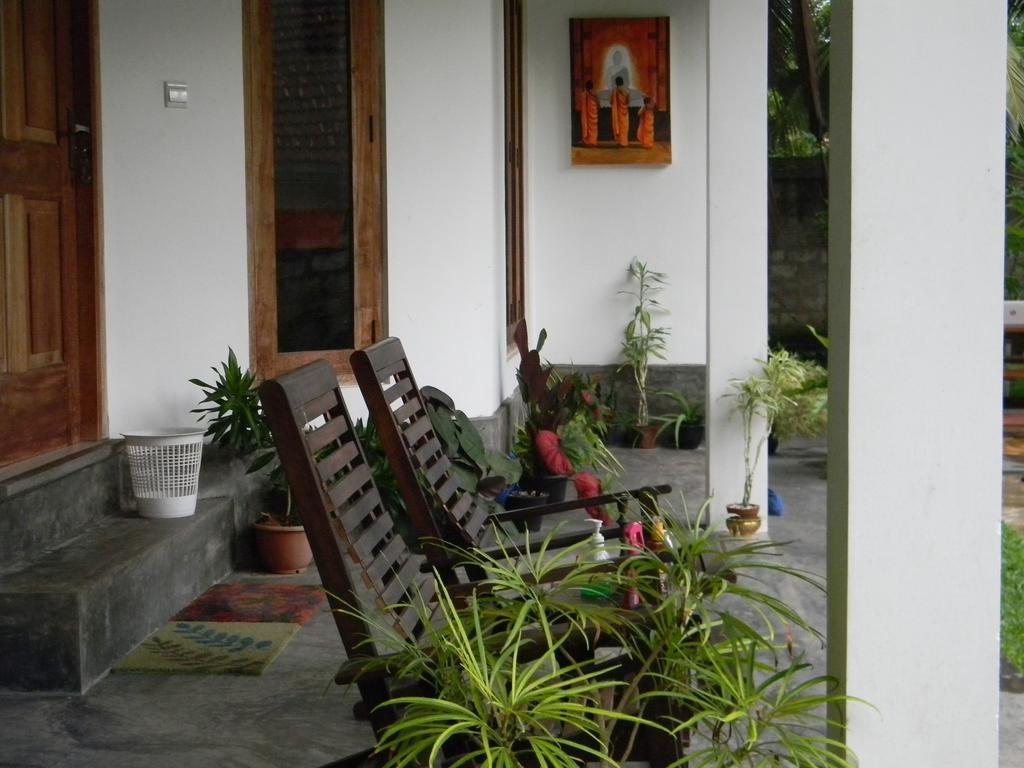 Om Villa ヒッカドゥワ エクステリア 写真