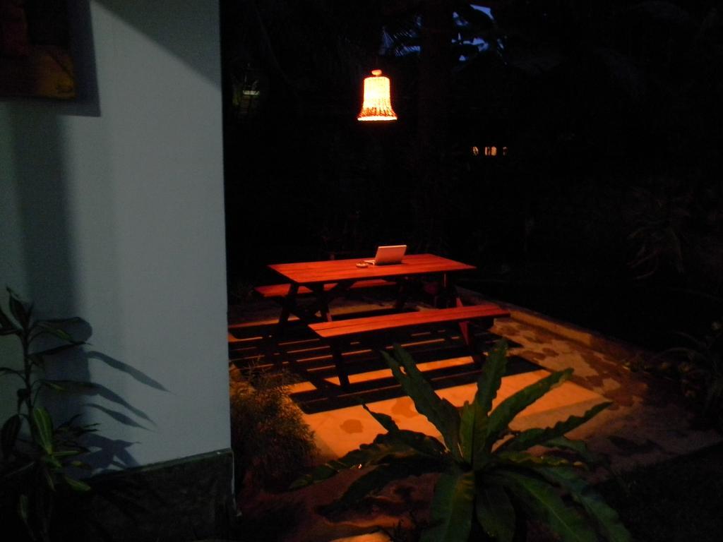 Om Villa ヒッカドゥワ エクステリア 写真